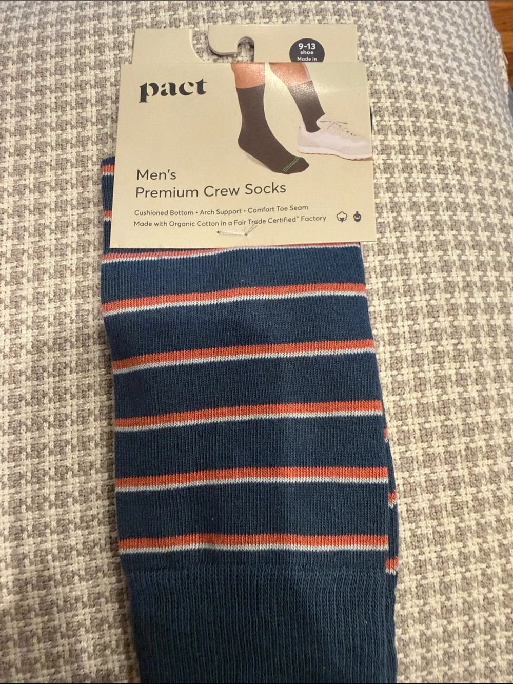 Pact Men's Organic Blend-3-Pack Socks - White Ankle & Green with Rust Stripes
